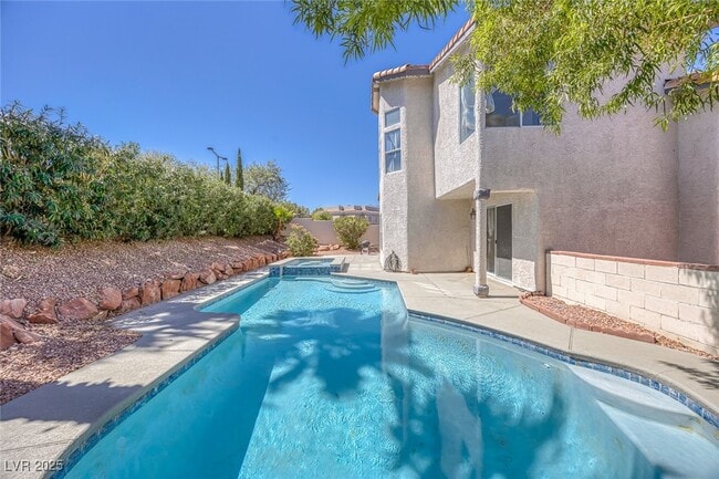 property at 8433 Dry Cliff Cir