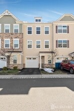 1302 Hights Farm Rd N in Monroe Township, NJ - Building Photo - Building Photo