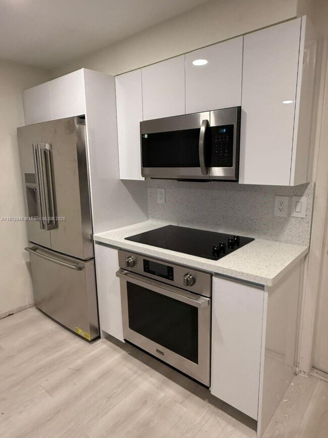 790 Sorrento Dr in Weston, FL - Building Photo - Building Photo