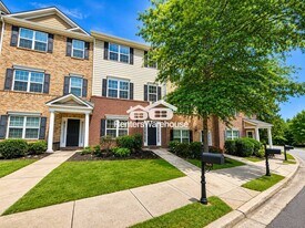 5628 Cascade Run in Atlanta, GA - Building Photo