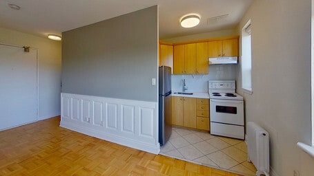 property at 710 Spadina Ave.