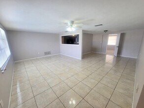 10920 Oakdale Ave in Port Richey, FL - Building Photo - Building Photo