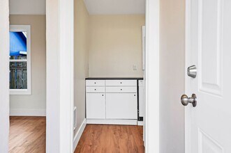 351 19th St SE in Salem, OR - Building Photo - Building Photo