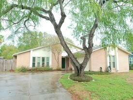 6306 Kristin Dr in Corpus Christi, TX - Building Photo