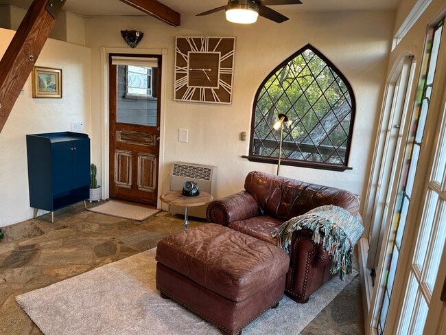 3026 Valevista Trl, Unit 1 in Los Angeles, CA - Foto de edificio - Building Photo