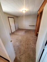913 S Main St, Unit 3 in Lennox, SD - Building Photo - Building Photo