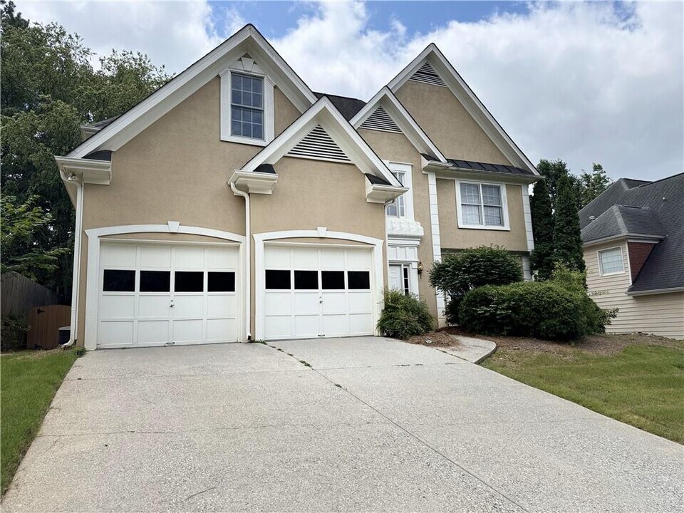 1434 Oglethorpe Dr in Suwanee, GA - Building Photo
