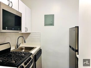 EAST 35 STREET in New York, NY - Building Photo - Building Photo