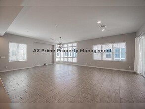 9001 E San Victor Dr in Scottsdale, AZ - Building Photo - Building Photo
