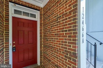 12466 Liberty Bridge Rd in Fairfax, VA - Building Photo - Building Photo