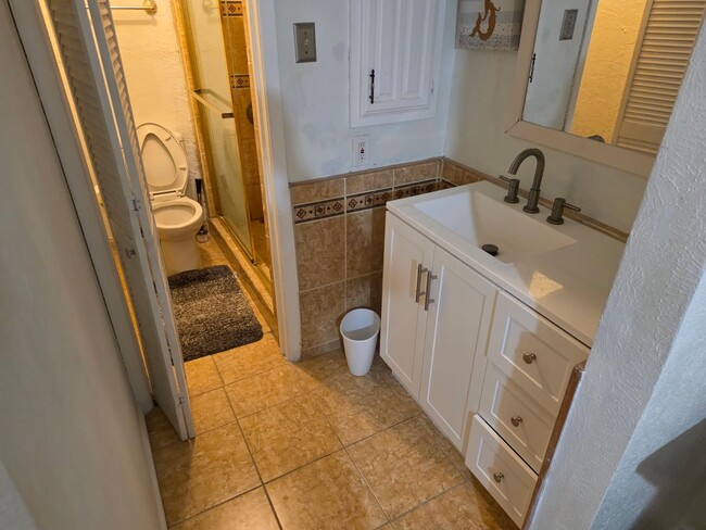 839 Dublin Dr, Unit Side room with Private Bathroom in Richardson, TX - Foto de edificio - Building Photo