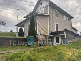 388 Broaddus Ave in Clarksburg, WV - Building Photo