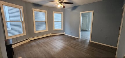 238 Coleman St, Unit 2 in Bridgeport, CT - Foto de edificio - Building Photo