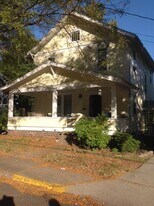 42 Grosvenor St in Athens, OH - Building Photo