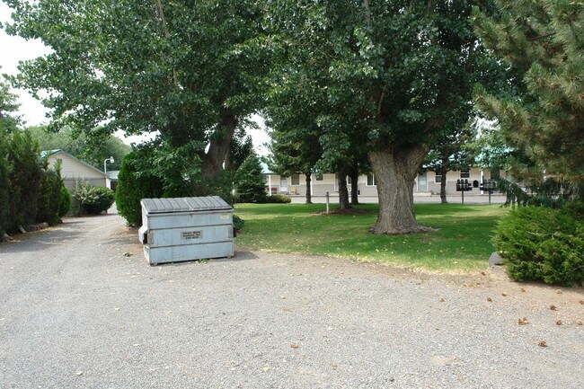 3004 Fruitvale Blvd in Yakima, WA - Building Photo - Building Photo