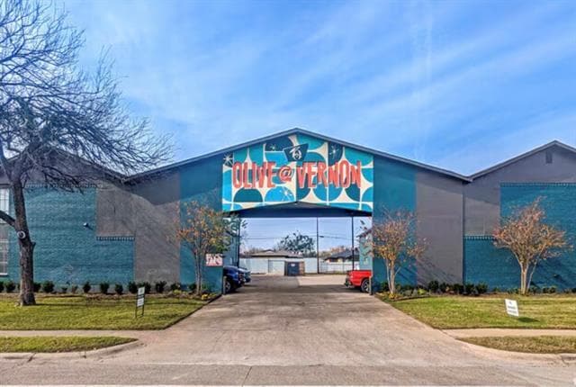 property at 2211 S Vernon Ave