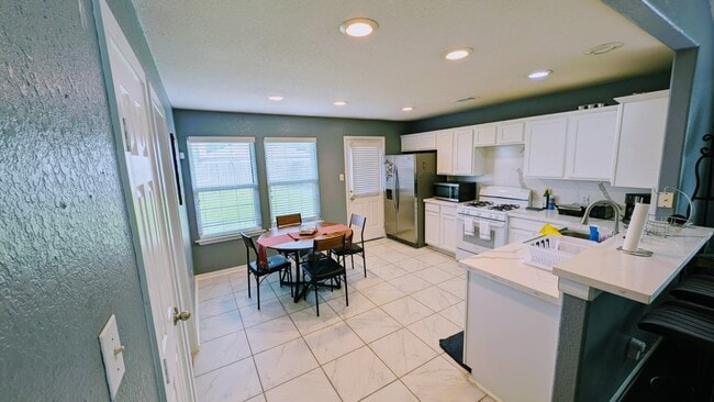 property at 5714 Turner Oaks