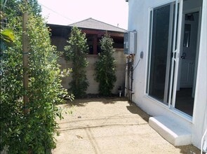 5910 Edgemar Ave in Los Angeles, CA - Building Photo - Building Photo