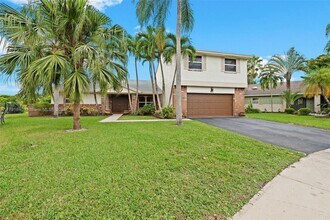 14531 Hampton Pl in Davie, FL - Building Photo - Building Photo