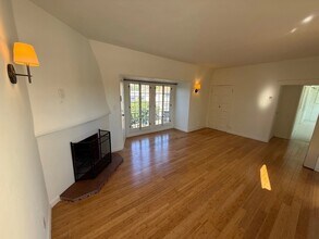 1154 N Curson Ave in West Hollywood, CA - Building Photo - Building Photo