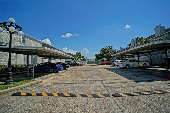 7659 Cambridge St photo'