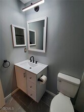 5713 Foxlake Dr in North Fort Myers, FL - Foto de edificio - Building Photo