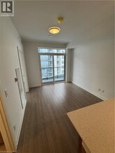 25 Wellington St S in Kitchener, ON - Building Photo - Building Photo