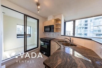 1331 Alberni St in Vancouver, BC - Building Photo - Building Photo