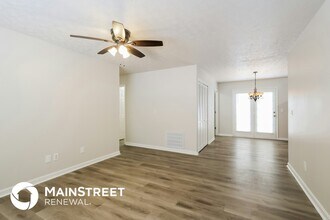 922 Pebble Creek Dr in Jeffersonville, IN - Building Photo - Building Photo