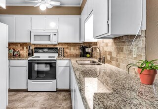 2304 West Creek in College Station, TX - Building Photo - Building Photo