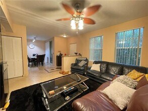 6942 W Sample Rd in Coral Springs, FL - Building Photo - Building Photo