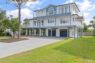 500 Deer Point Dr in Gulf Breeze, FL - Building Photo - Building Photo