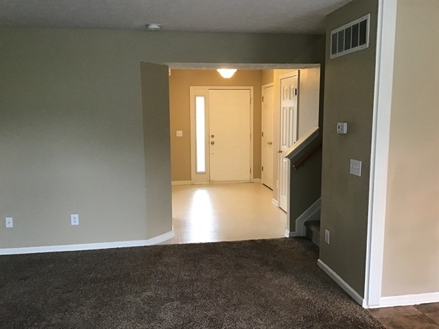 5837 Columbia Cir in Greenwood, IN - Building Photo - Building Photo