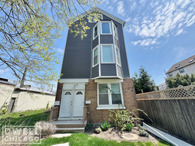 1747 N Spaulding Ave, Unit 3 in Chicago, IL - Building Photo