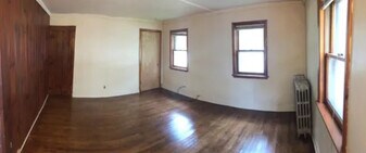 35 Main St, Unit 2 in Manchester, CT - Building Photo