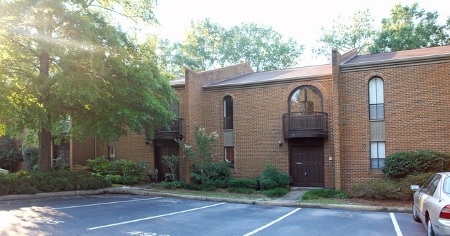 4915 Forest Lake Pl in Columbia, SC - Foto de edificio - Building Photo