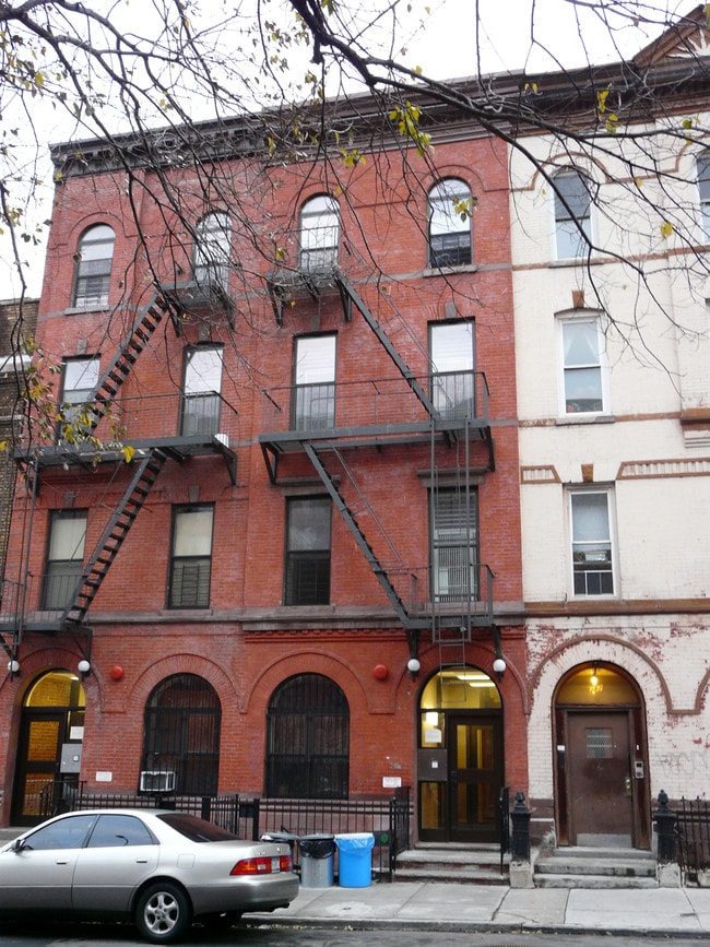 285 E 139th St in Bronx, NY - Building Photo - Building Photo