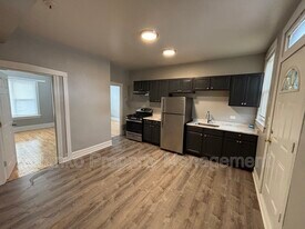 6116 W Roosevelt Rd in Oak Park, IL - Building Photo