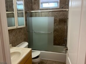 15 Laurel Pl in Fairfield, NJ - Building Photo - Building Photo