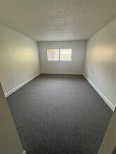 8901 N New River Canal Rd in Plantation, FL - Building Photo - Building Photo