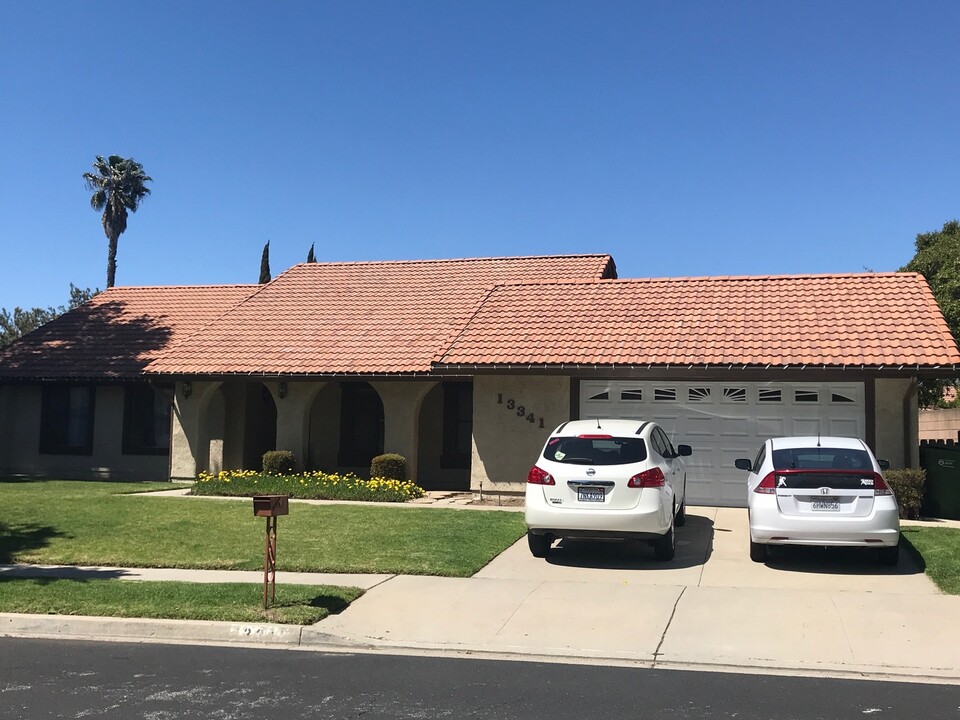 13341 Vista Levana Dr in Moorpark, CA - Building Photo