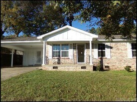 9010 W Markham St in Little Rock, AR - Building Photo