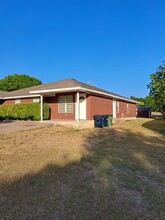 801 N Rhomberg St in Burnet, TX - Building Photo - Building Photo