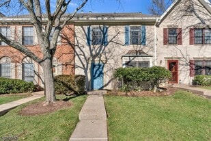 604 Brokaw Ct in Bridgewater, NJ - Building Photo