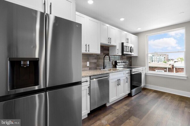 property at 1924 N Front St