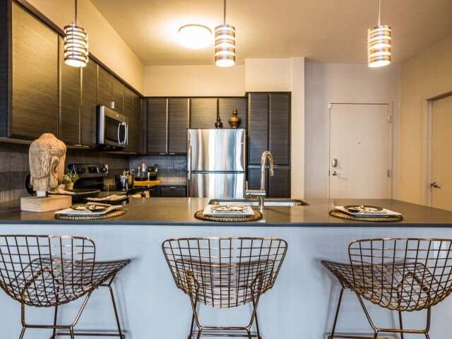 iLuminate Urban Apartment Homes in Phoenix, AZ - Foto de edificio - Building Photo