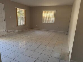 2912 SW 38th Ct in Miami, FL - Building Photo - Building Photo