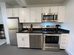 315 W 38th St, Unit 1 in Savannah, GA - Building Photo - Building Photo