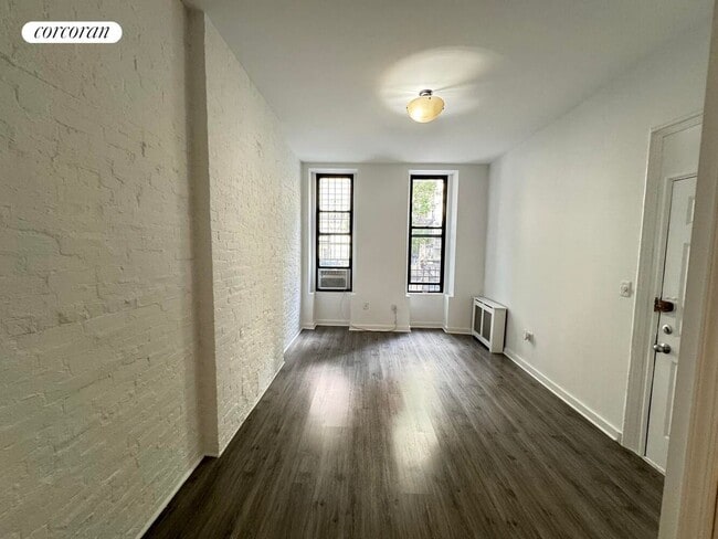 property at 320 W 47th St