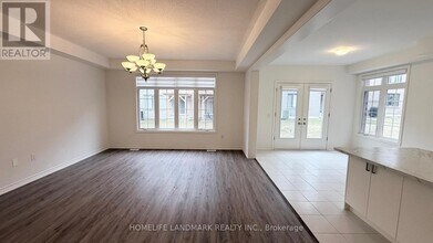 29 Sassafras Rd in Springwater, ON - Building Photo - Building Photo